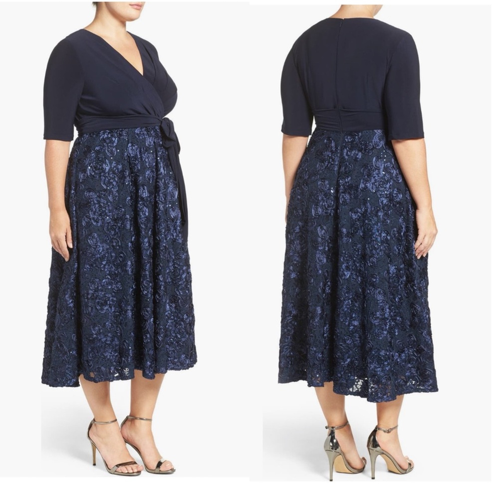 Alex Evenings Plus Size Surplice
Rosettes Dress - Navy Blue Size 18W or 22W - Picture 2 of 13